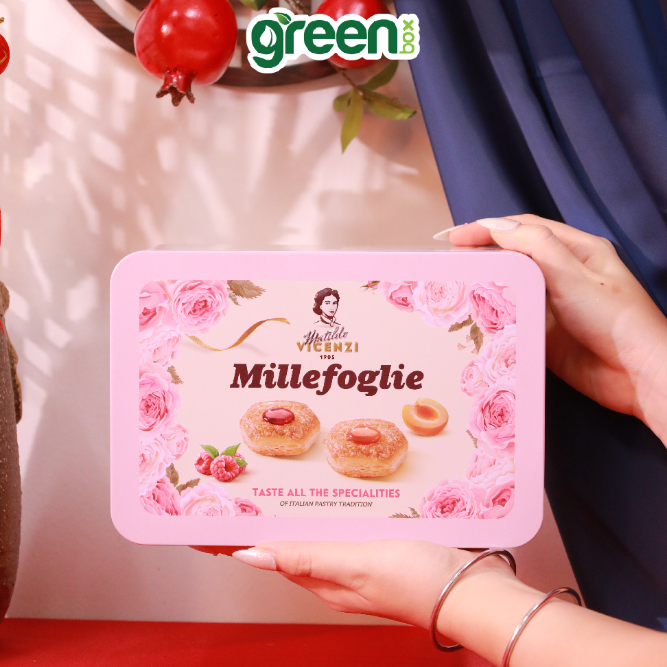 Hộp Bánh Thiếc Tết Ngàn Lớp Nhân Mơ và Vani & Phúc Bồn Tử Vicenzi Millefoglie 180g Hồng, Xuất Xứ Ý